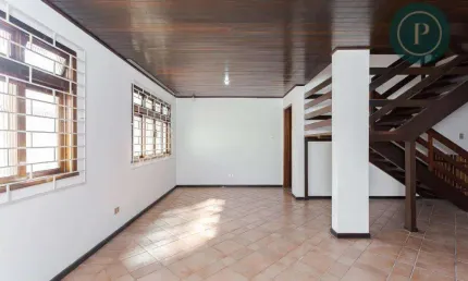 Casa com 4 dormitórios para alugar, 235 m² - Xaxim - Experimente o Atendimento Boutique!