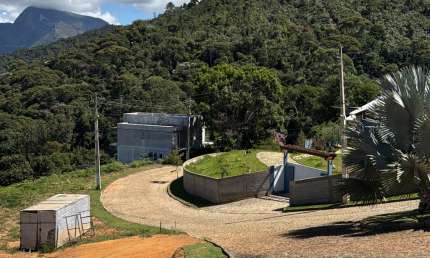 Lote em condomínio - TERRAPLANADO pronto para construir.