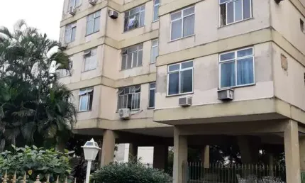 Apartamento no Condomínio Lopes da Cunha, na Rua Lopes da Cunha, 145 Fonseca