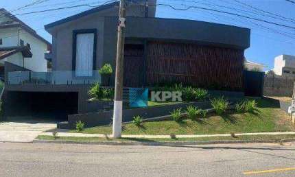 Casa à venda com 3 dormitórios, 250 m- Residencial Santa Helena - Caçapava/SP