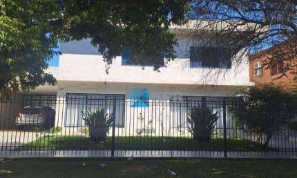 Casa à venda, 504 m² de terreno, piscina, no Jardim Apolo!