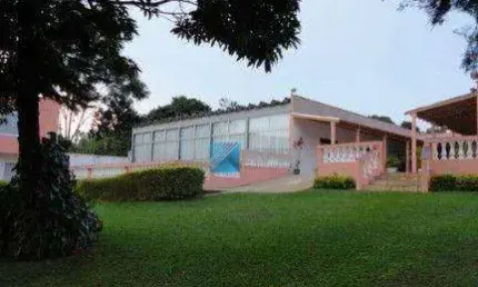 Chácara à venda ou locação, com 3 dormitórios, 2200 m²  - Jardim S Herminia - São José dos Campos/SP