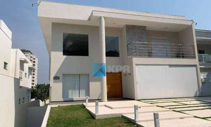Casa à venda, alto padrão, Urbanova – 3 pavimentos, 4 suítes e lazer completo em Condomínio!