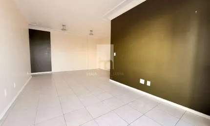 Vendo Apartamento Bem Dividido no Edifício Flamboyant