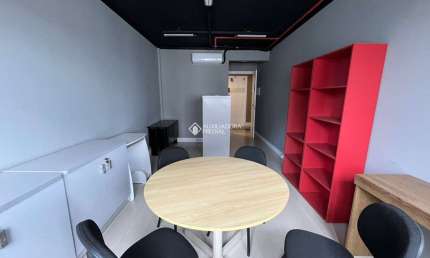 Sala comercial para alugar na Avenida Assis Brasil, 4550, São Sebastião, Porto Alegre, 25 m2 por R$ 1.600