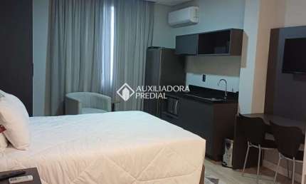 Loft com 1 quarto para alugar na Rua Senhor dos Passos, 154, Centro Histórico, Porto Alegre, 21 m2 por R$ 1.600