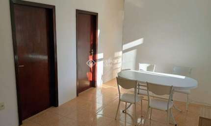 Apartamento com 2 quartos para alugar na Rua Doutor Voltaire Pires, 65, Santo Antônio, Porto Alegre, 60 m2 por R$ 1.650