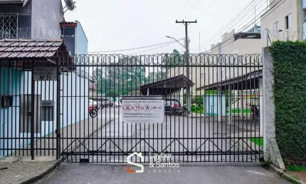 Casa com 2 quartos à venda no Pinheirinho, Curitiba 