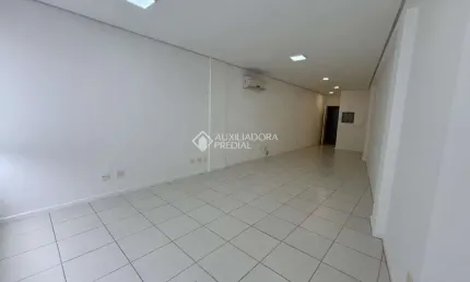 Sala comercial à venda na Rua Vera Linhares de Andrade, 2201, Córrego Grande, Florianópolis, 38 m2 por R$ 339.000