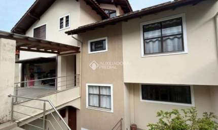 Casa com 4 quartos à venda na Rua Maria Alexandre Machado, 105, Itacorubi, Florianópolis, 396 m2 por R$ 1.900.000