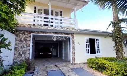 Casa com 3 quartos à venda na Rua Luiz Aléssio Lenhani, 234, São Sebastião, Palhoça, 171 m2 por R$ 580.000