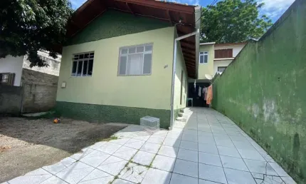 Casa com 4 quartos à venda na rua padre schrader, 238, agronômica, florianópolis, 250 m2 por r$ 1.400.000