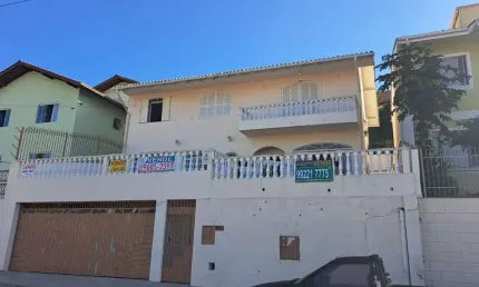 Casa com 10 quartos à venda na rua professora maria do patrocínio coelho, 234, pantanal, florianópolis, 425 m2 por r$ 2.100.000