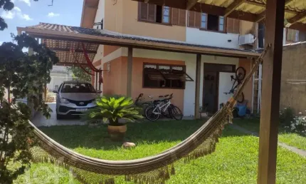 Casa com 3 quartos à venda na rua joaquim josé antunes, 268, campeche, florianópolis, 111 m2 por r$ 1.300.000