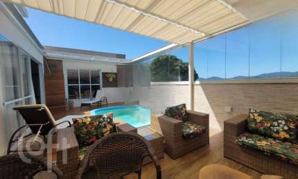 Casa com 4 quartos à venda na Rua Ari Avanci dos Santos, 144, Trindade, Florianópolis, 370 m2 por R$ 1.800.000
