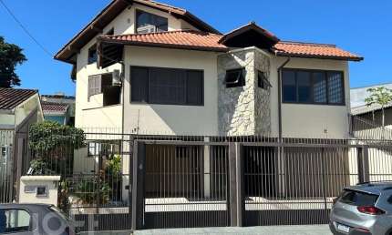 Casa com 3 quartos à venda na Rua Camilo Silveira de Souza, 170, Capoeiras, Florianópolis, 264 m2 por R$ 1.850.000