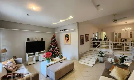 Casa com 3 quartos à venda na Waldemiro Monguilhot, 85, Centro, Florianópolis, 230 m2 por R$ 1.390.000