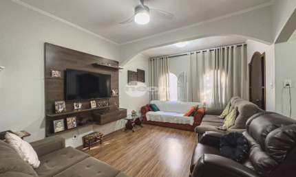 Casa com 3 quartos à venda na Rua Oswald de Andrade, 73, Jordanópolis, São Bernardo do Campo, 194 m2 por R$ 700.000