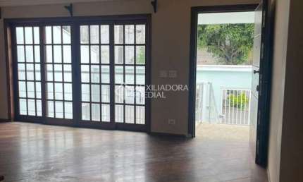 Casa com 4 quartos à venda na Vicenzo Capassi, 44, Taboão, São Bernardo do Campo, 240 m2 por R$ 900.000