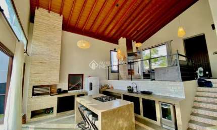 Casa em condomínio fechado com 3 quartos à venda na Rua 51, 250, Ninho Verde II, Pardinho, 200 m2 por R$ 1.385.000