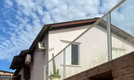 Casa com 2 quartos à venda na Rua Blumenau, 332, COHAB A, Gravataí, 180000 m2 por R$ 380.000