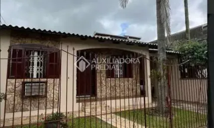 Casa com 3 quartos à venda na José de Medeiros, 101, Vila Cachoeirinha, Cachoeirinha, 204 m2 por R$ 585.000