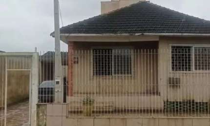 Casa com 5 quartos à venda na Pedro Lourenço Avila Marengo, 48, Vila Eunice Velha, Cachoeirinha, 250 m2 por R$ 170.000