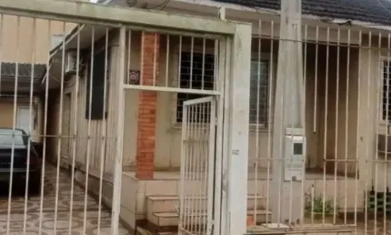 Casa com 5 quartos à venda na Pedro Lourenço Avila Marengo, 48, Vila Eunice Velha, Cachoeirinha, 250 m2 por R$ 200.000