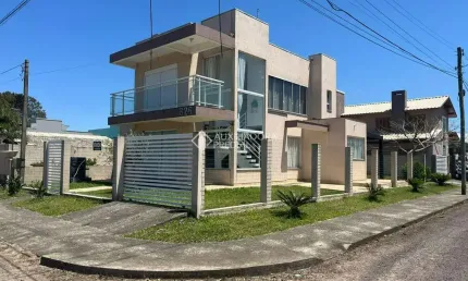 Casa com 5 quartos à venda na Rua Do Lírio, 826, Capão Novo, Capão da Canoa, 158 m2 por R$ 890.000