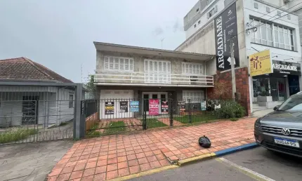 Casa com 5 quartos para alugar na Rua Major Ismael Alves, 241, Centro, Gravataí, 90 m2 por R$ 5.000