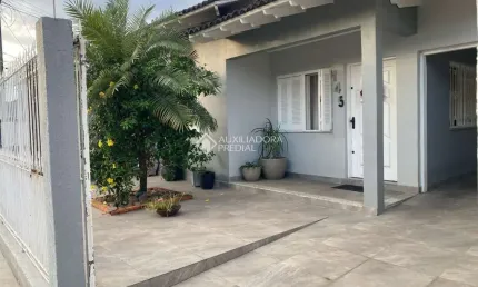 Casa com 2 quartos à venda na Rua Alvício Silva, 7189, Vila Carlos Antônio Wilkens, Cachoeirinha, 200 m2 por R$ 650.000