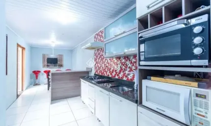 Casa com 2 quartos à venda na Rua Adelaide Helegda Rolim de Moura, 597, Morada do Bosque, Cachoeirinha, 55 m2 por R$ 244.500