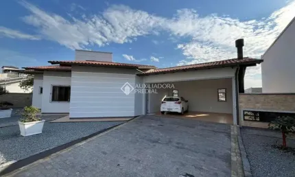 Casa com 2 quartos à venda na Lauro Rosar, 100, Aririu, Palhoça, 240 m2 por R$ 1.050.000