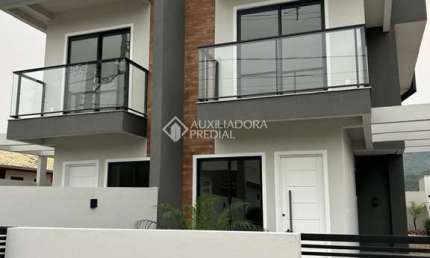 Casa com 2 quartos à venda na Maria Saturnina De Jesus, 138, Forquilhas, São José, 97 m2 por R$ 520.000