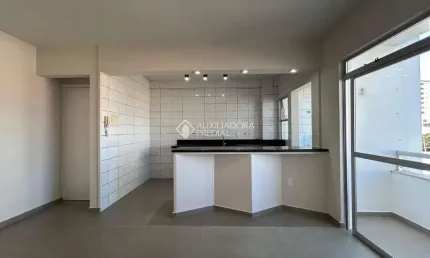 Apartamento com 3 quartos à venda na Rua Nossa Senhora Aparecida, 1185, Barreiros, São José, 66 m2 por R$ 371.000