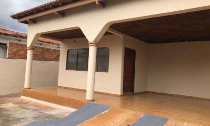 Casa para Venda em Goiânia, Capuava, 3 dormitórios, 1 suíte, 2 banheiros, 4 vagas