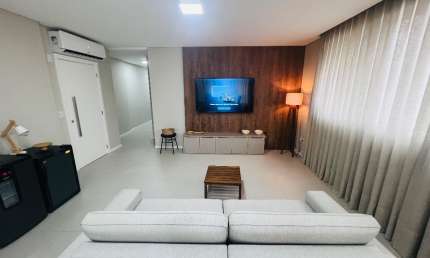 Apartamento com 4 quartos à venda na Rua 236, 151, Meia Praia, Itapema