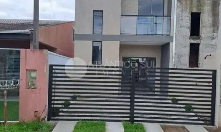 Tríplex na praia, com 2 quartos 1 suite cozinha, sala, duas sacadas