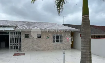 Excelente imóvel localizado em gaivotas a 280 metros do mar