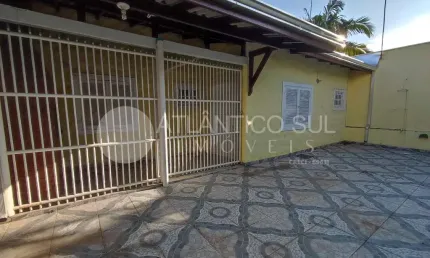 Casa à venda, 200 metros do mar em gaivotas, matinhos - pr