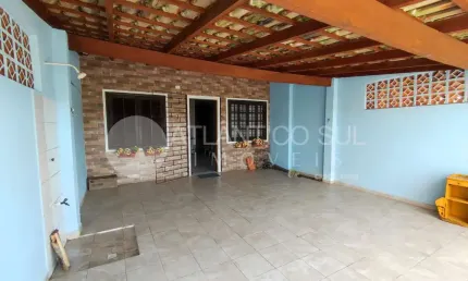 Casa à venda com piscina, 400 metros do mar em monções, pontal do parana - pr