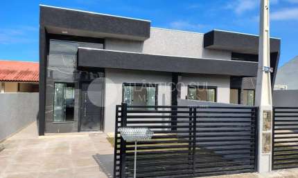 Casa com piscina, suíte e área gourmet em CANOAS, PONTAL DO PARANA - PR