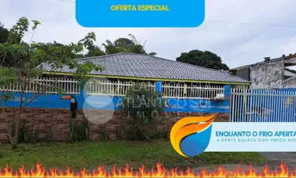 Casa com piscina em alvenaria, 650m da praia, pontal do parana - pr