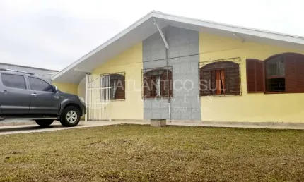 Casa à venda, próximo ao mar no balneário ipacarai, matinhos - pr