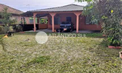 Casa à venda, próxima ao mar no balneário Pereque, MATINHOS - PR