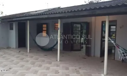 Casa alvenaria com 120m   04 quartos, sala cozinha conjugada, 02 bwcs e varanda.
