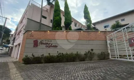 Casa com 3 quartos à venda ou para locação em Centro - MG