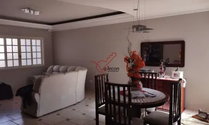 CIDADE JARDIM / JACAREÍ - LINDA Casa 3 dorms com Suíte