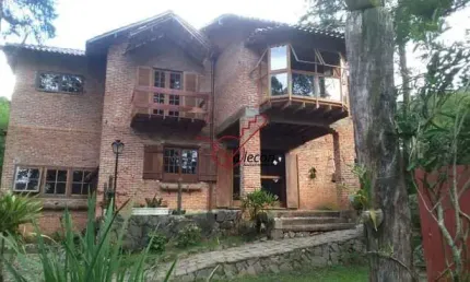 CHÁCARA MARAVILHOSA em SANTO ANTÔNIO DO PINHAL - 2 dorms, 2500 m²