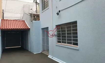 EXCELENTE Casa Comercial no Centro de São José com 152m².